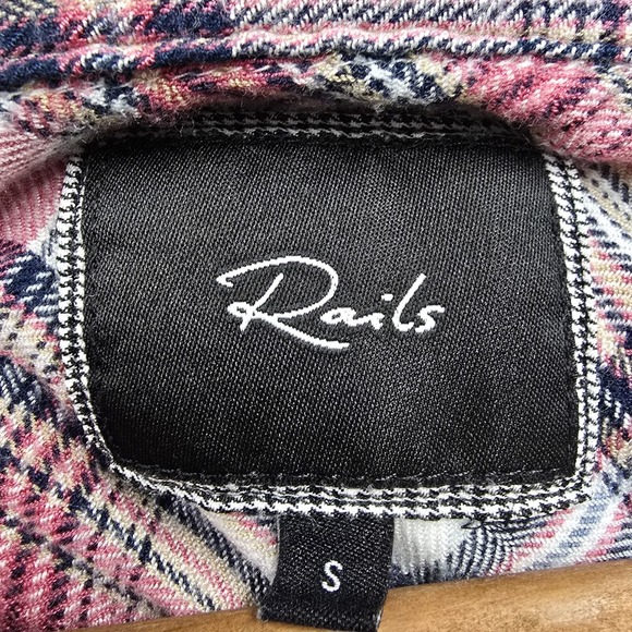 Rails Shirt Womens Small Pink Flannel Button Up Long Sleeve Lightweight‎ Soft - Picture 4 of 11